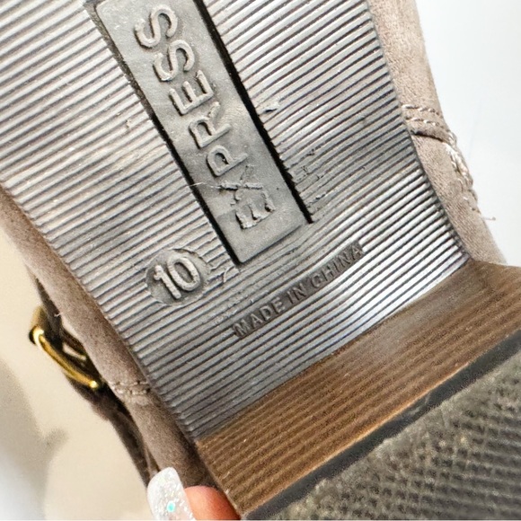 Express buckle suede chunky heel ankle boot/ bootie ❤️ - Picture 6 of 10